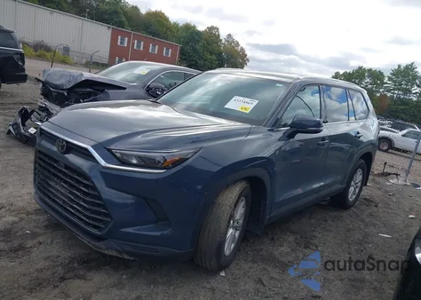 2024 Toyota Grand Highlander Xle z USA, uszkodzony, nr VIN 5TDAAAB51RS041862